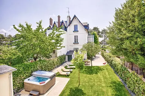Luxury villa rentals in Deauville