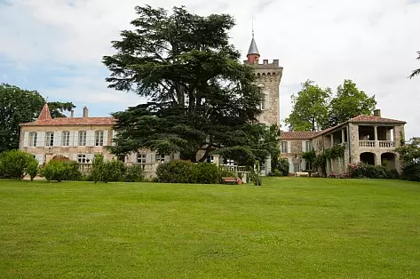 Holiday castle for rent with pool Gers