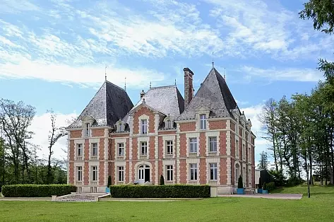 Holiday castle for rent with pool