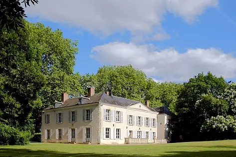 Charming residence to rent with swimming pool in the Loire Valley 